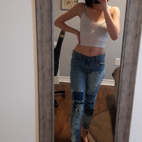 Old navy, low rise, bleach wash jeans - Picture 4 of 4